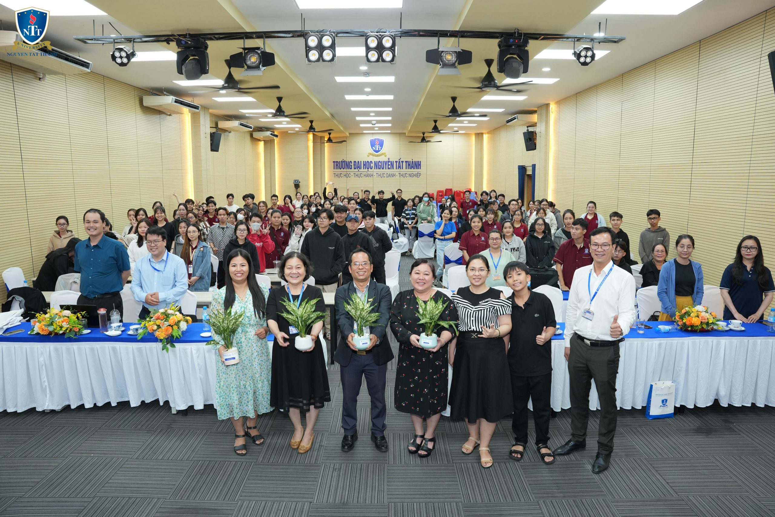 Trường Đại học Nguyễn Tất Thành lan tỏa tinh thần khởi nghiệp cho sinh viên trong và ngoài trường