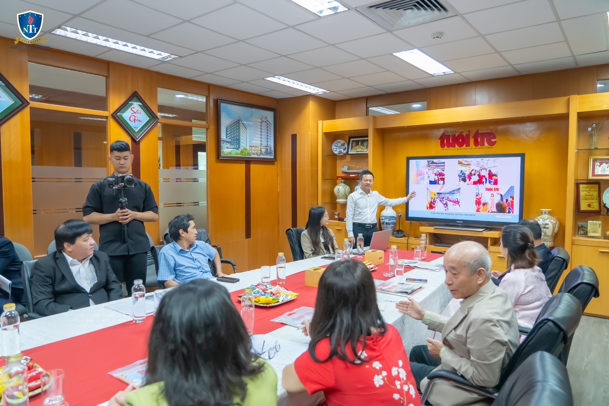 Trong năm 2024, Báo Tuổi Trẻ đã tiếp nhận hàng trăm sinh viên Trường ĐH Nguyễn Tất Thành đến thực tập