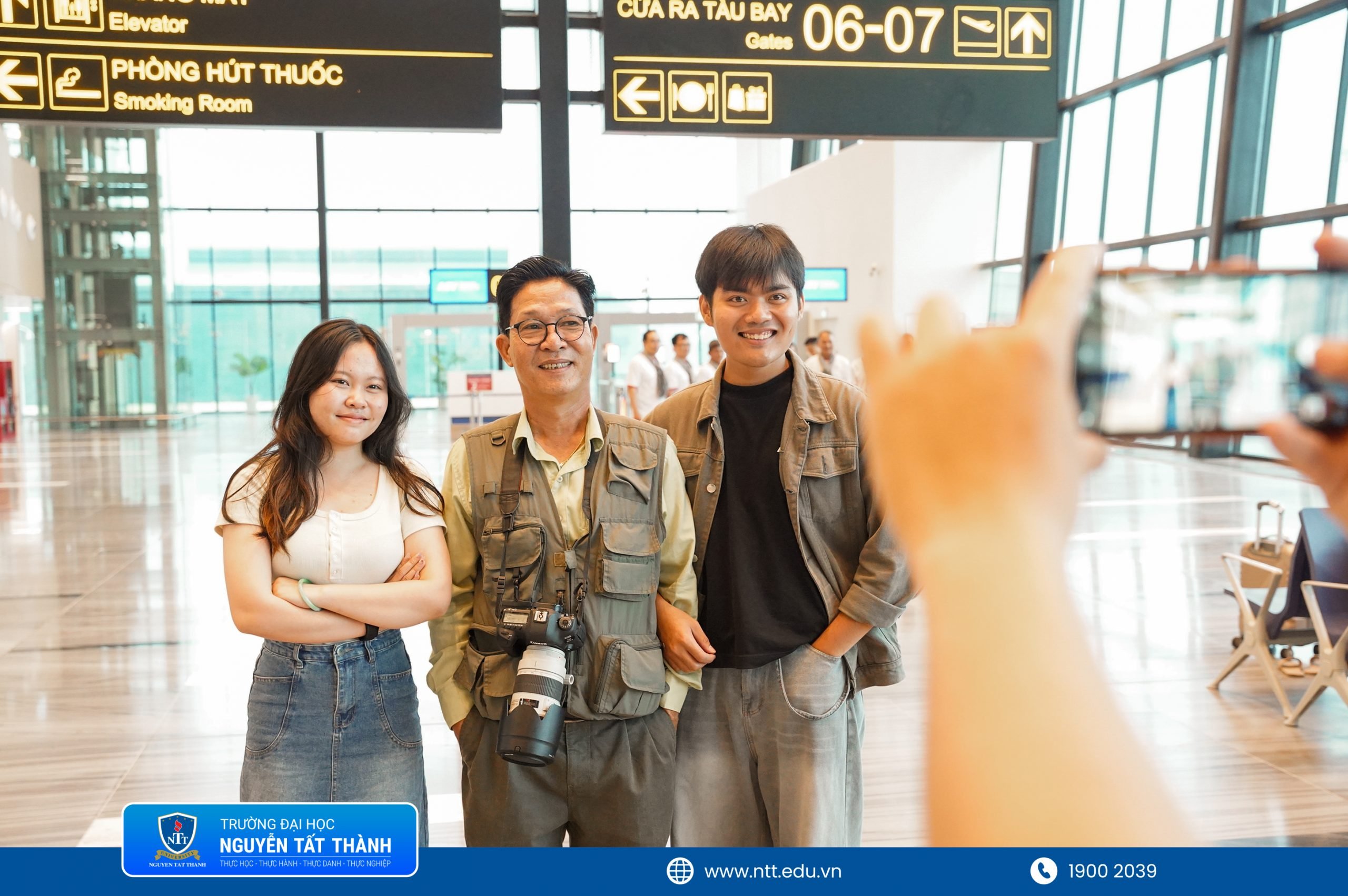 Tổng kết hành trình 4 ngày “chạm nghề” của sinh viên Khoa truyền thông sáng tạo khám phá hệ sinh thái truyền thông tại Hà Nội