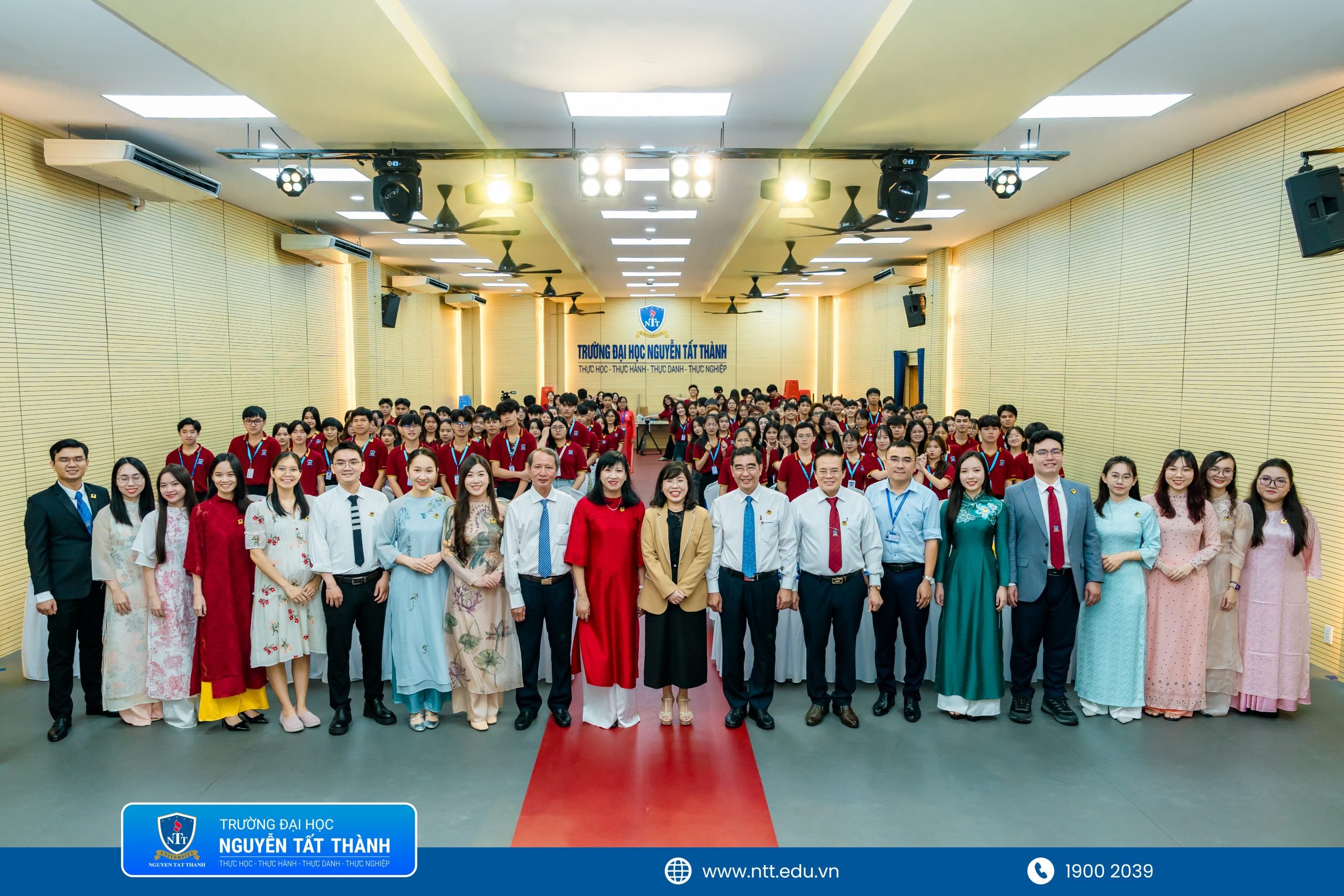 Chào mừng các “tân binh” khóa 2025 khoa Răng Hàm Mặt