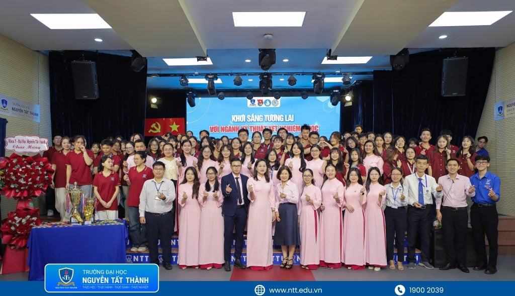 Chào đón Tân sinh viên KTXNYH khóa 2025 – Bước khởi đầu của tri thức và đam mê y học