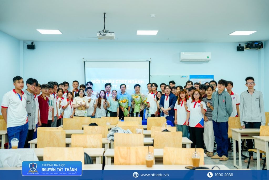 Viện NIIE sinh hoạt đầu khóa cho sinh viên khối kỹ thuật