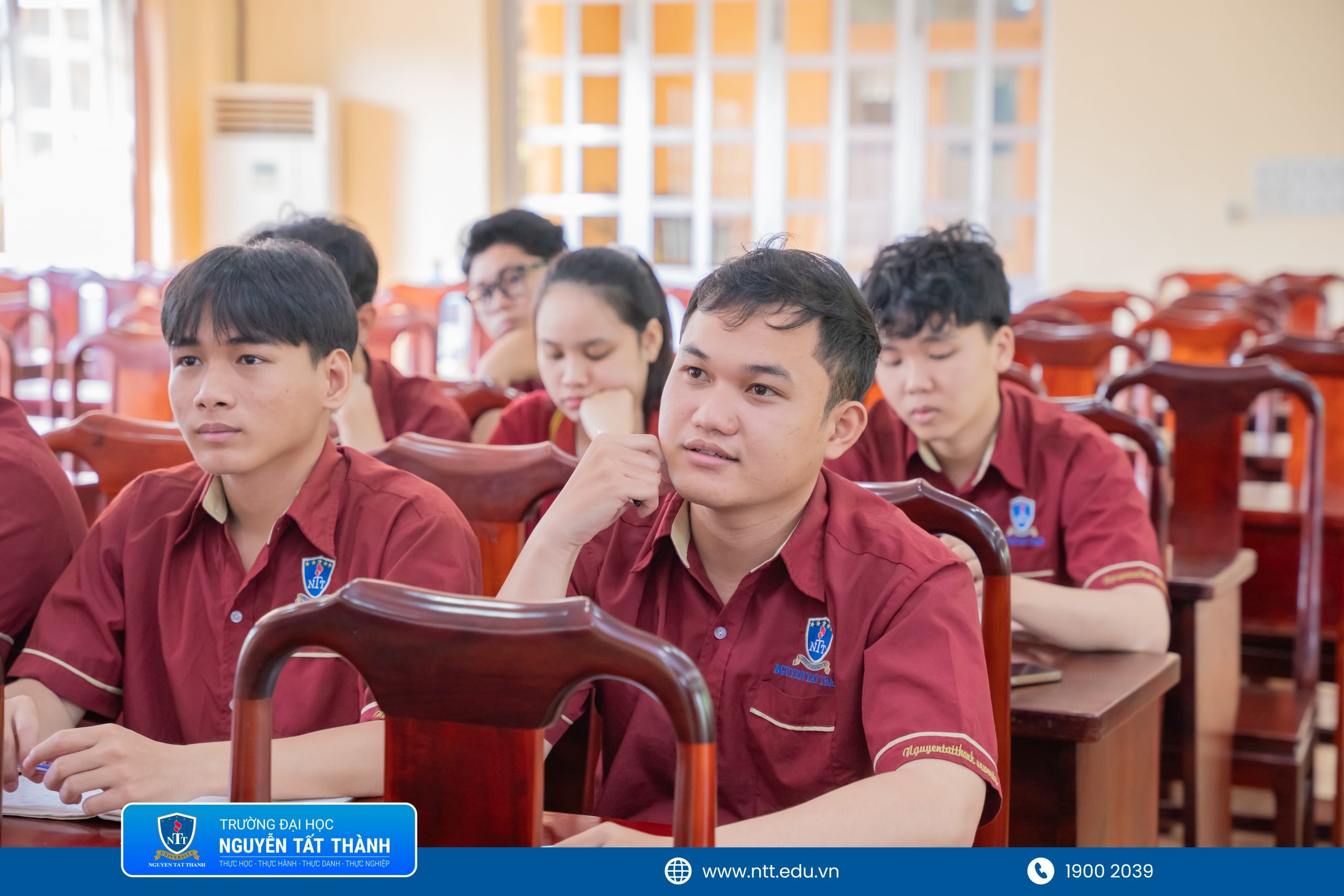 Từ giảng đường đến doanh nghiệp: Sinh viên Khoa Khoa học Ứng dụng và Công nghệ học bằng trải nghiệm thực tế