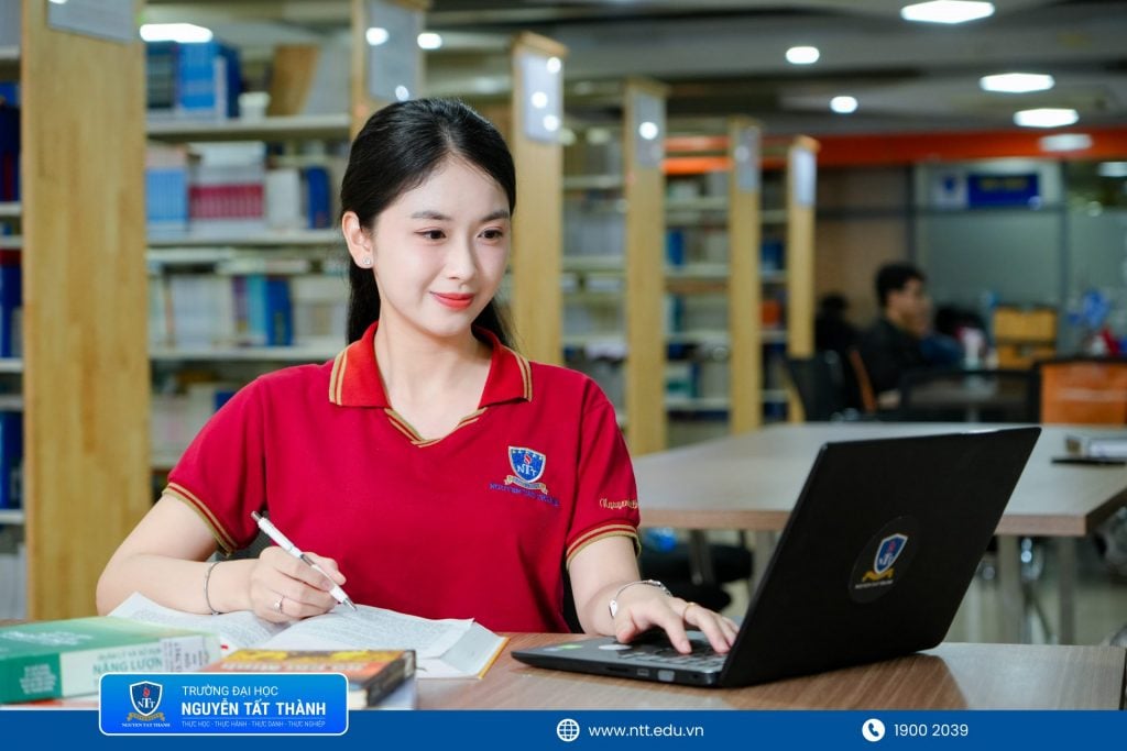 Sinh viên NTTU tiếp cận công nghệ Cloud Computing và vận hành server trong chương trình đào tạo ngành mạng máy tính