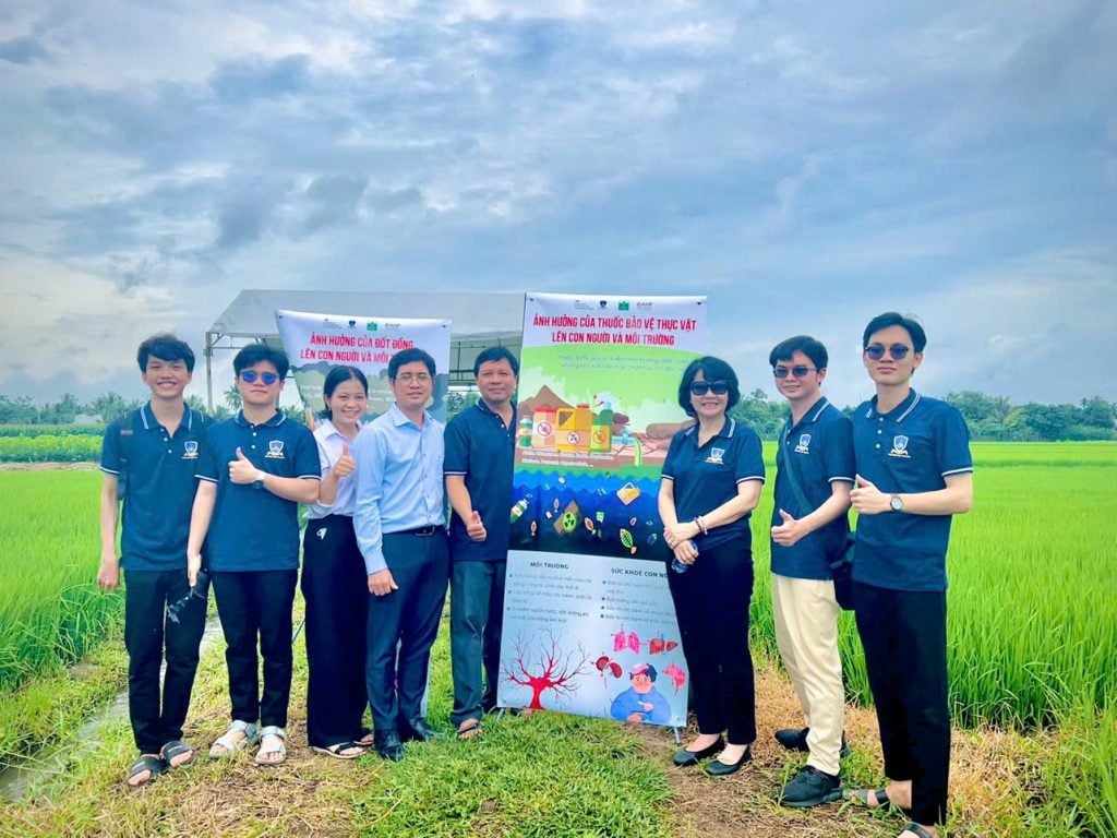 hoạt động chuyển giao công nghệ và kết nối với địa phương