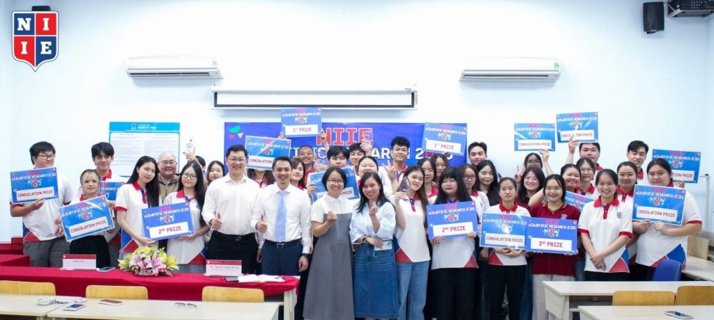 Lễ trao giải Nghiên cứu Khoa học 2025: Tôn vinh tinh thần học thuật và sức sáng tạo của sinh viên NIIE