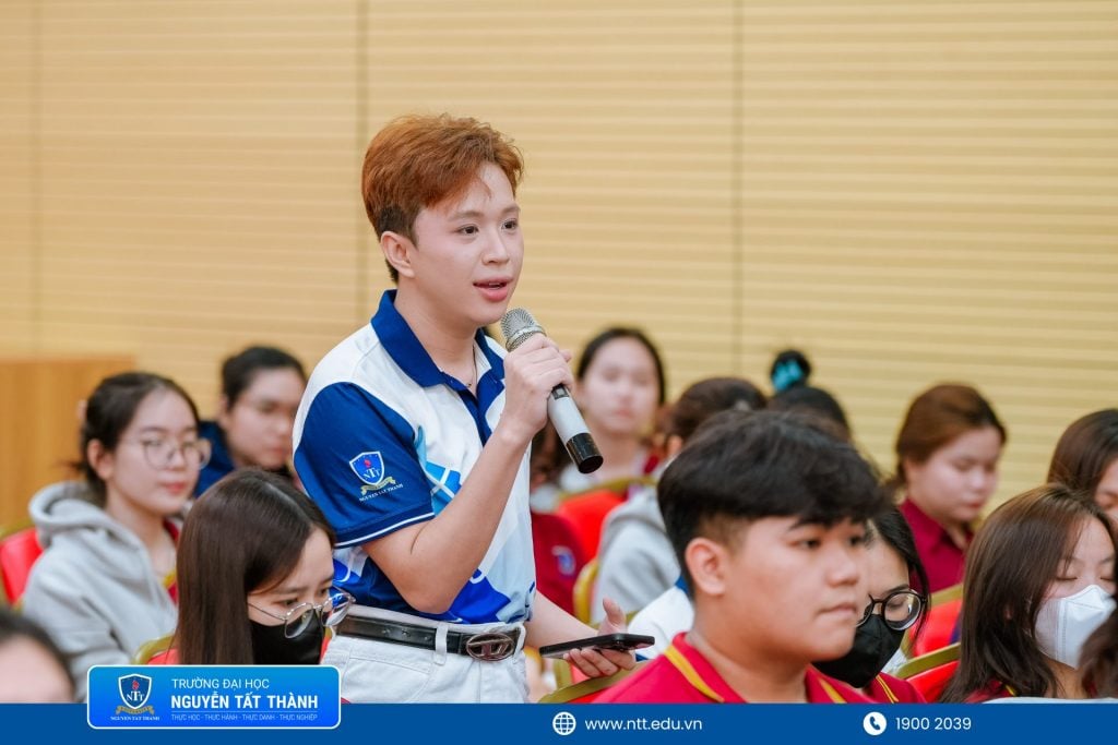 sinh vien Nguyen Hoang Viet Anh