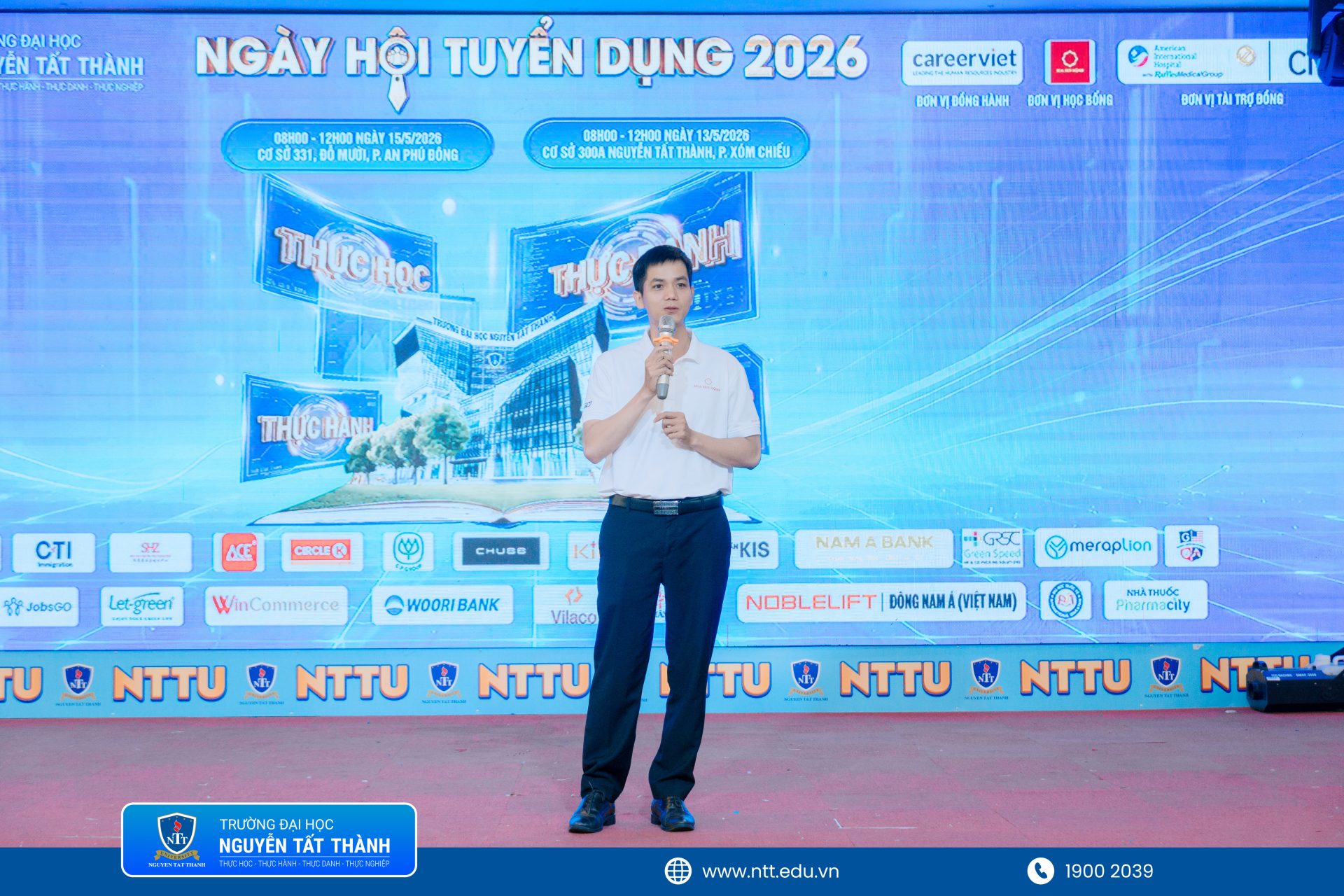 Ông Võ Văn Thành - Phó Phòng Tuyển dụng - Đào tạo – Công Ty Cổ phần Hoa Sen Home - Tập đoàn Hoa sen phát biểu tại chương trình 
