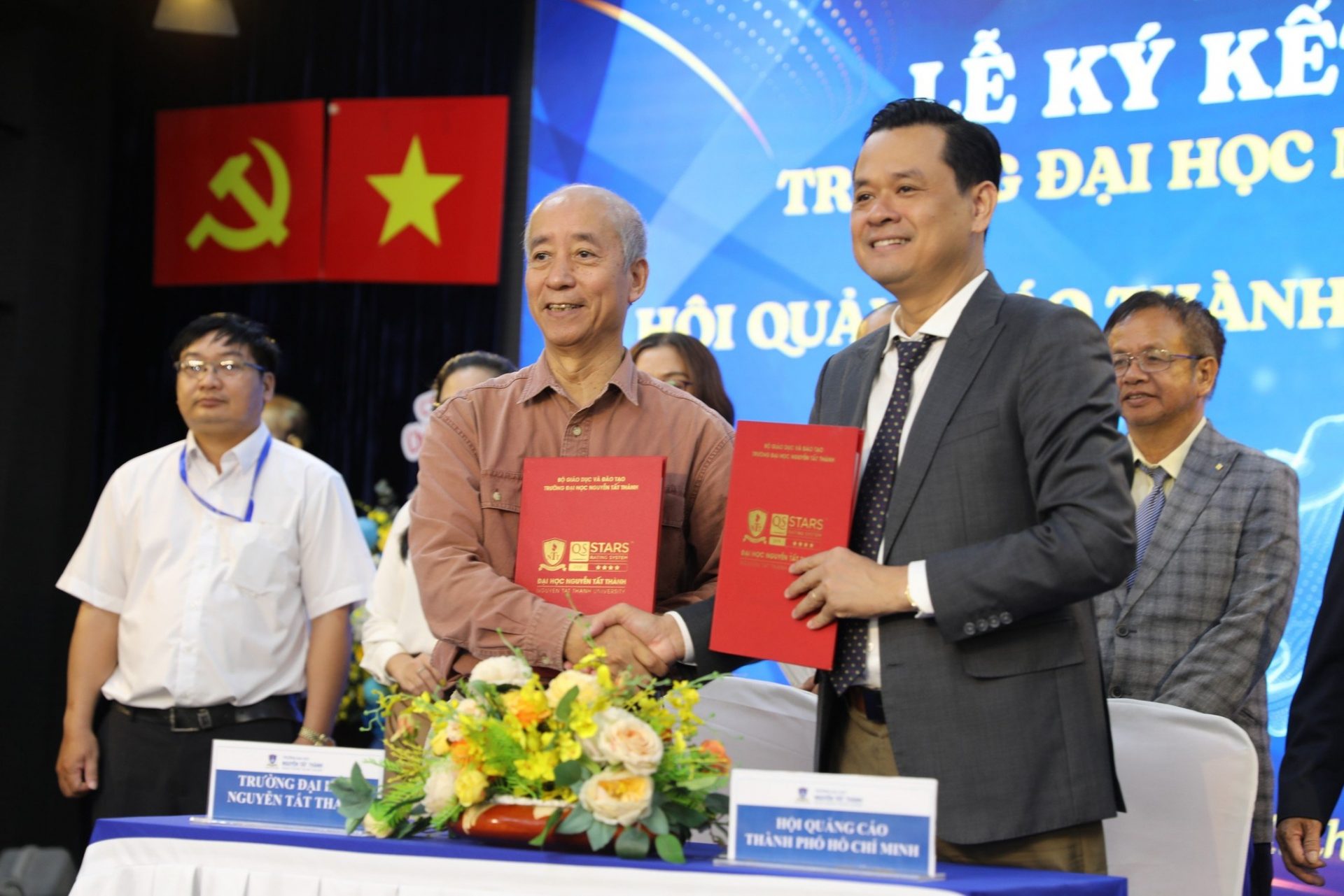 Lễ ký kết hợp tác giữa Trường Đại học Nguyễn Tất Thành và Hội Quảng cáo TP.HCM mở thêm nhiều cơ hội kết nối doanh nghiệp, trải nghiệm thực tế và định hướng nghề nghiệp cho sinh viên Khoa Truyền thông sáng tạo, đặc biệt ở các lĩnh vực truyền thông đa phương tiện và quan hệ công chúng trong bối cảnh ngành truyền thông đang chuyển động mạnh cùng xu hướng sáng tạo số