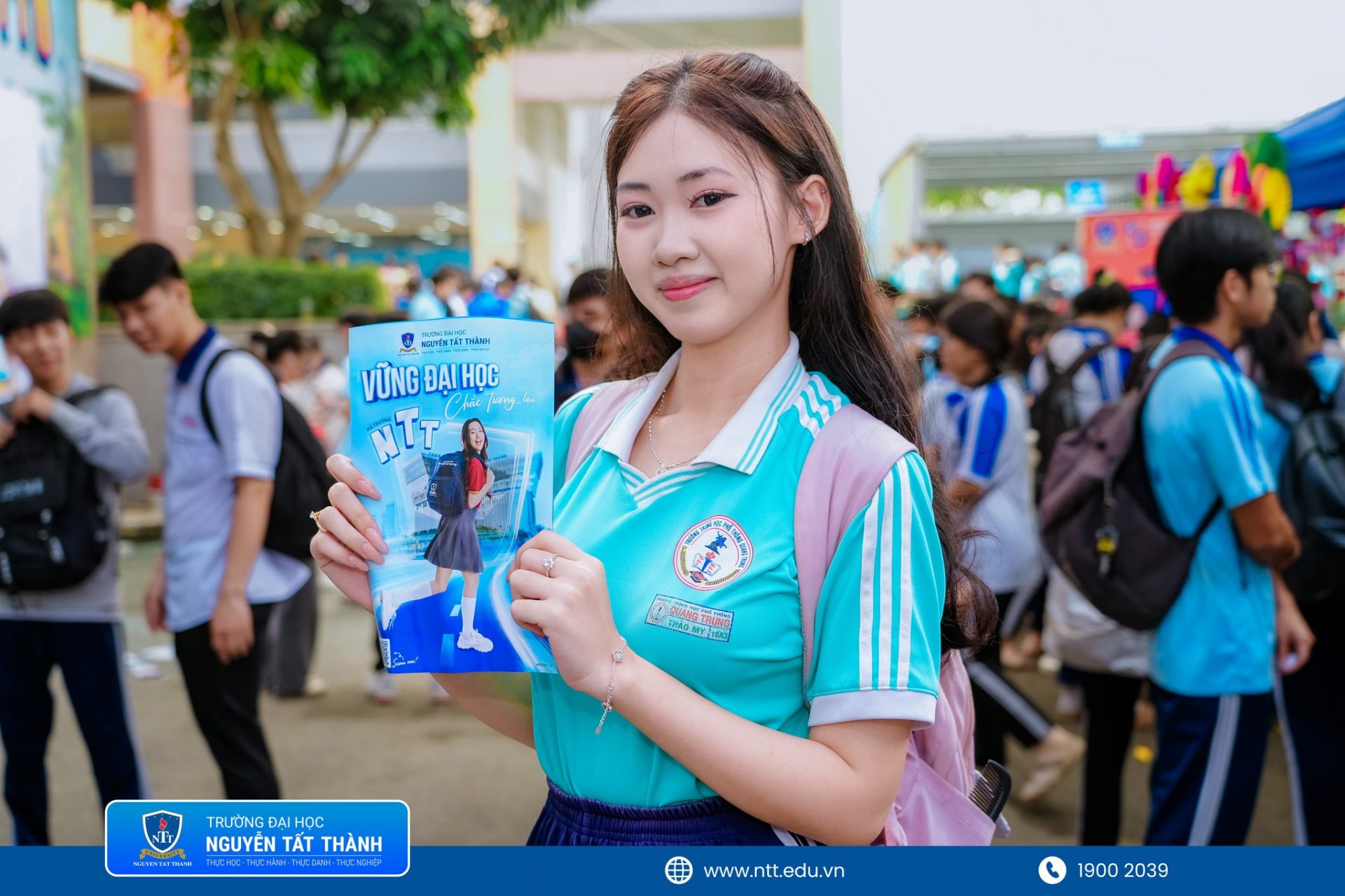 Với chính sách học bổng đa dạng, môi trường đào tạo gắn với thực tiễn và nhiều ngành học phù hợp xu hướng nghề nghiệp, NTTU đồng hành cùng thí sinh 2K8 tự tin bước vào kỳ thi và chủ động mở cánh cửa đại học
