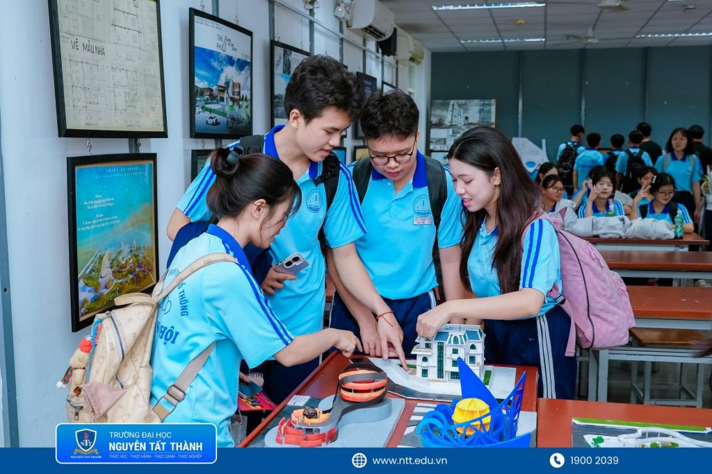 Kỳ thi tốt nghiệp THPT 2026 không chỉ là cột mốc quan trọng với học sinh lớp 12 mà còn mở ra nhiều cơ hội học tập, học bổng và hội nhập tại Trường Đại học Nguyễn Tất Thành