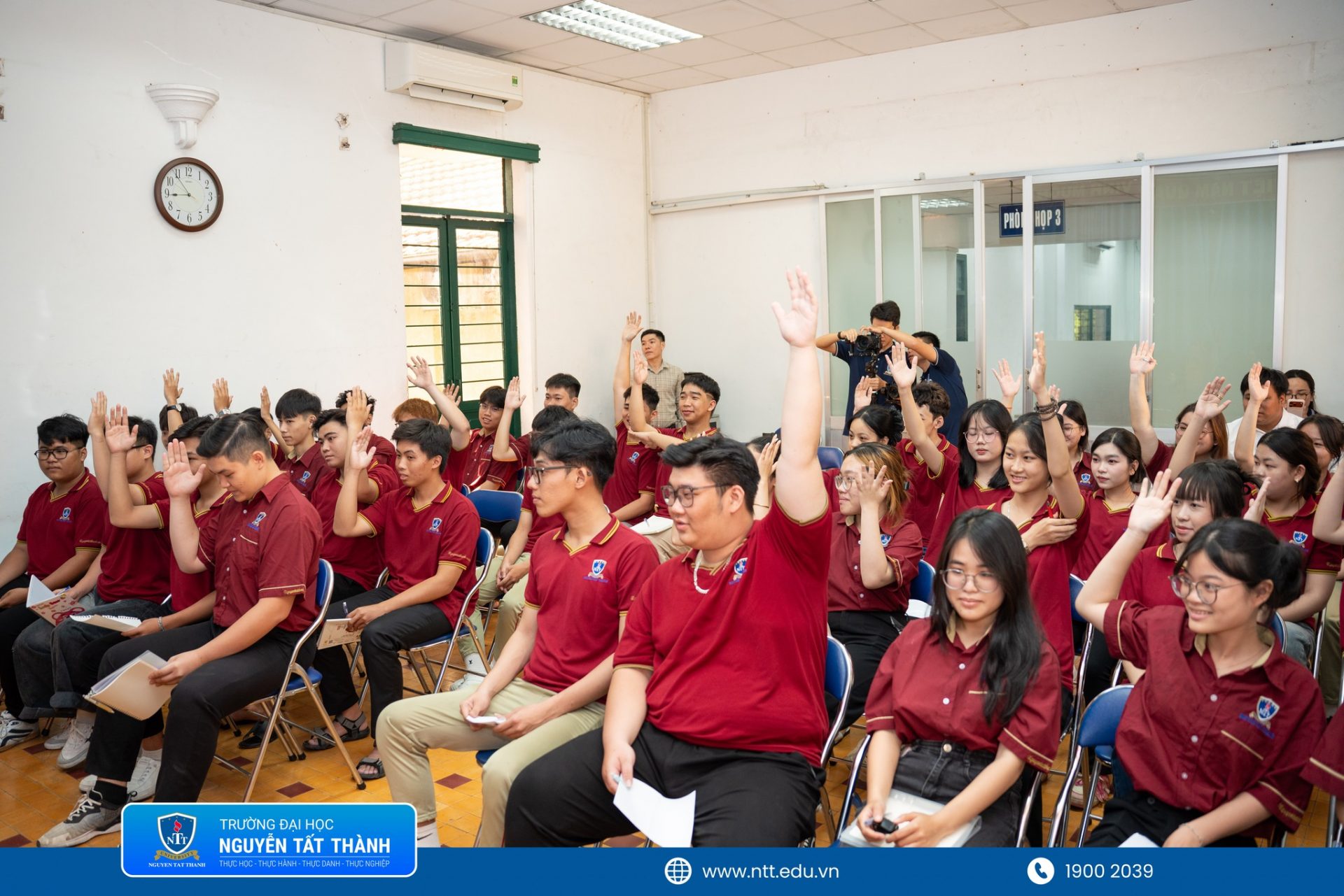 Hoạt động kiến tập là dịp để sinh viên Khoa Luật NTTU nâng cao trải nghiệm thực tế và kết nối với môi trường hành nghề pháp lý chuyên nghiệp