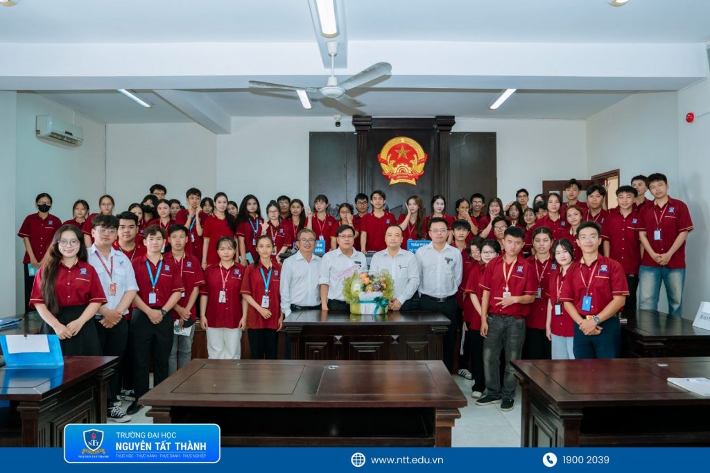 Sinh viên Khóa 25 Khoa Luật – Trường Đại học Nguyễn Tất Thành tham gia chương trình kiến tập thực tế tại Tòa án nhân dân khu vực 10 – TP.HCM