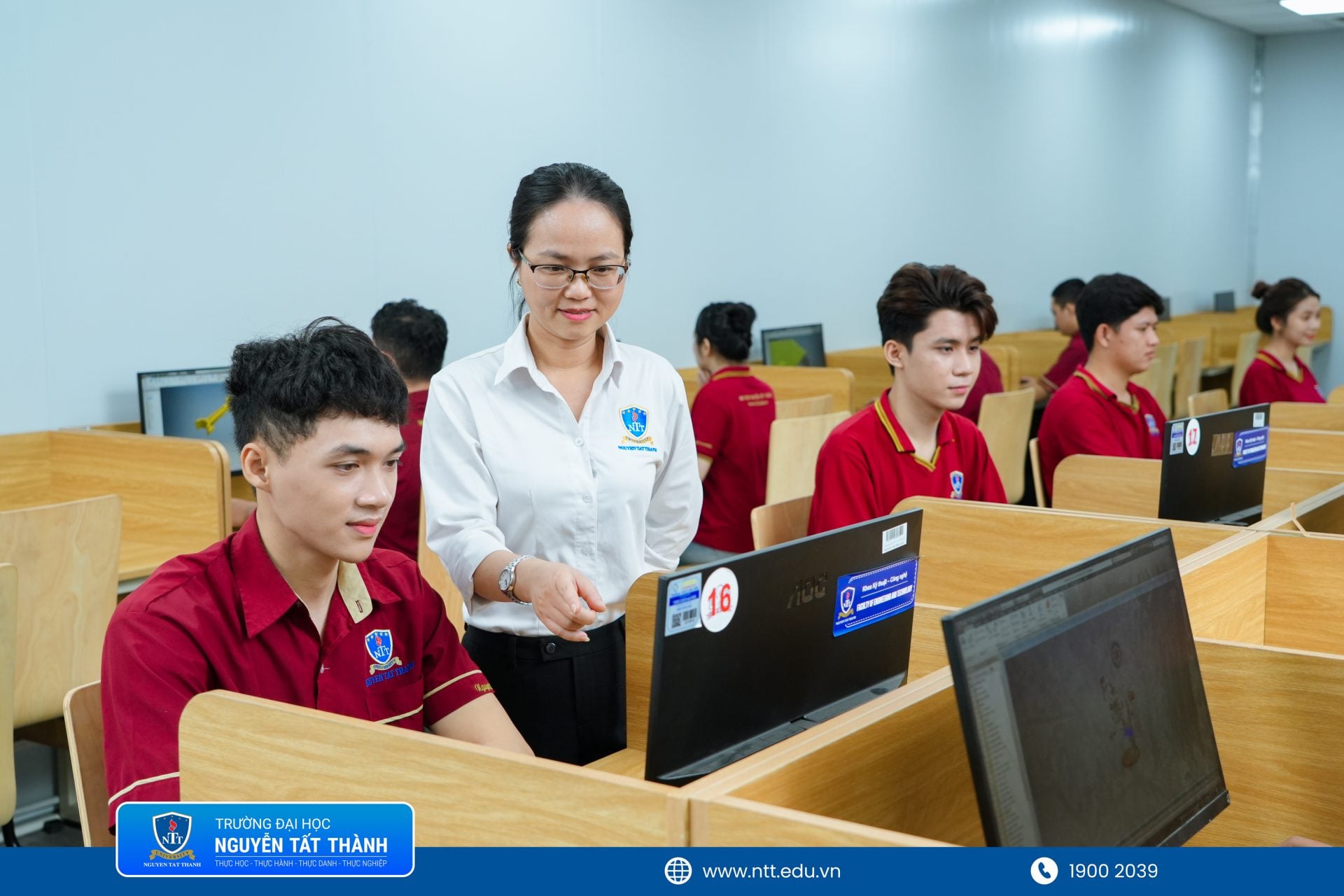 Hệ thống phòng thí nghiệm và xưởng thực hành hiện đại tại NTTU hỗ trợ sinh viên ngành Điện – Điện tử phát triển kỹ năng chuyên môn và tư duy công nghệ