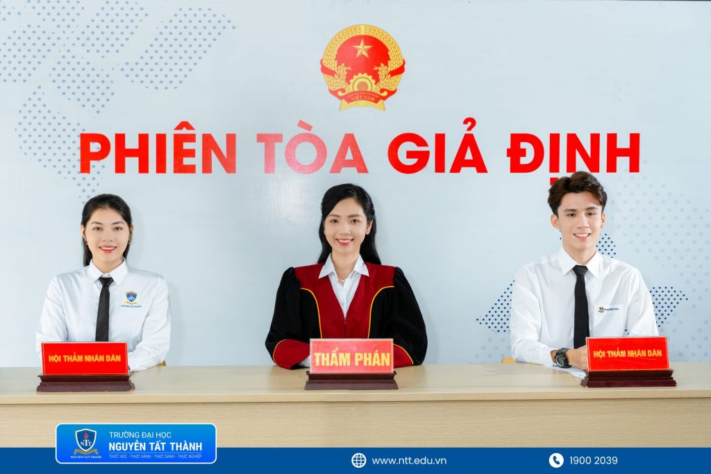Khoa Luật NTTU đang từng bước xây dựng môi trường đào tạo gắn thực tiễn nghề nghiệp, tăng cường kết nối với tòa án, trung tâm trọng tài và hệ sinh thái học thuật nhằm giúp sinh viên tiếp cận nghề luật từ chính các hoạt động thực tế.