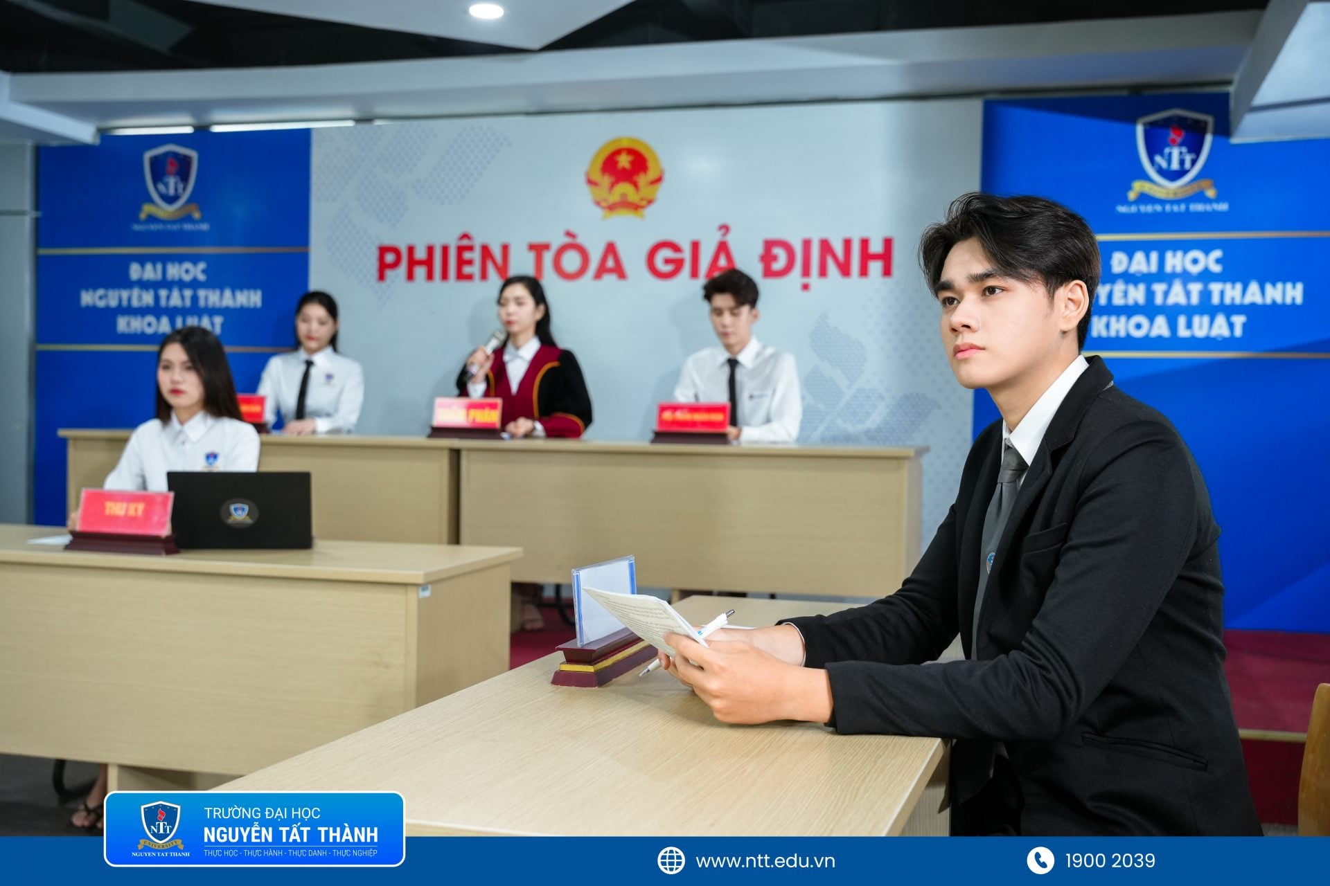 Với định hướng “thực học – thực hành – thực danh – thực nghiệp”, ngành Luật kinh tế tại Trường ĐH Nguyễn Tất Thành đang mở rộng nhiều cơ hội nghề nghiệp cho người học trong thời đại kinh tế số.