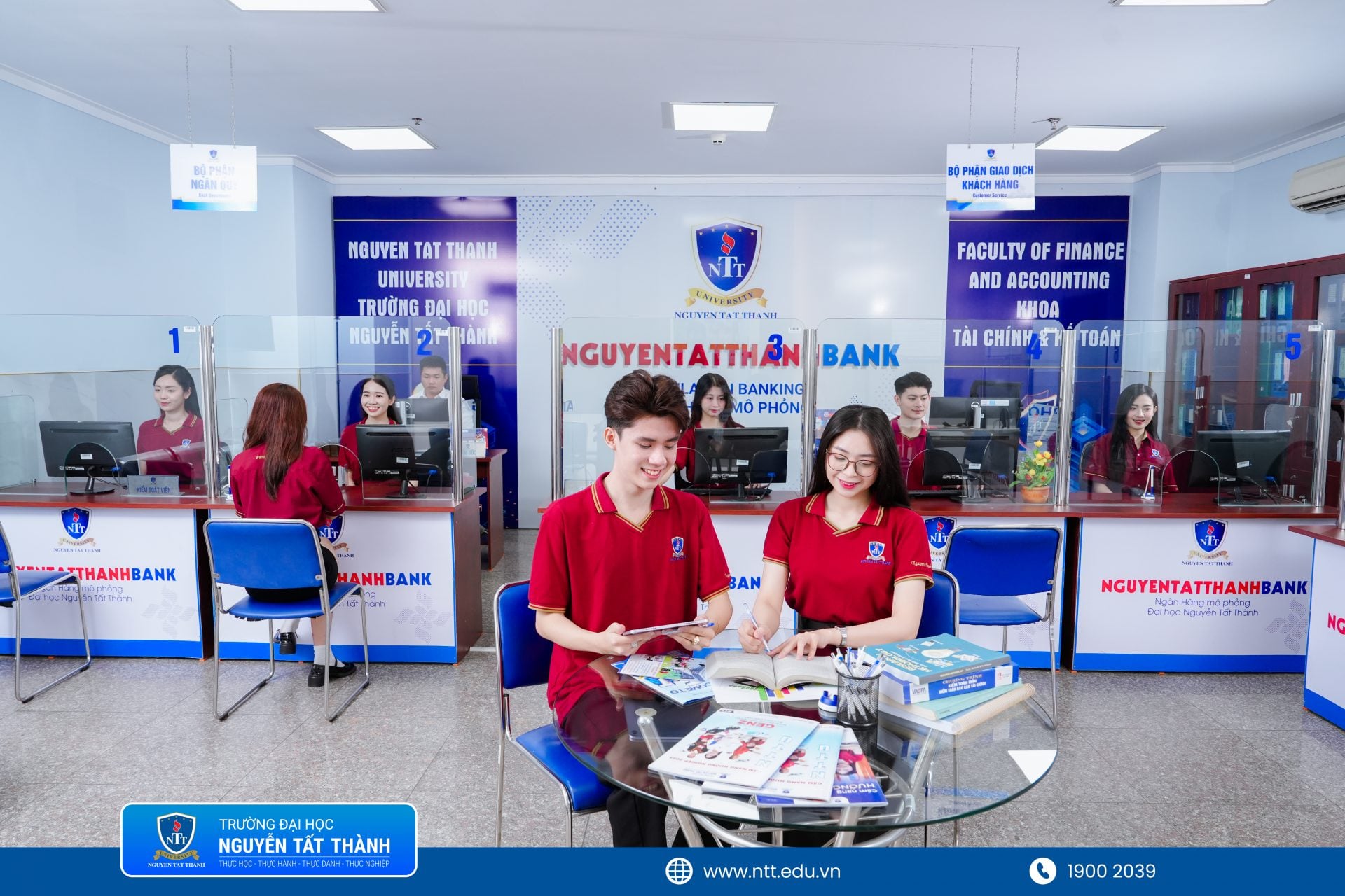 Sinh viên ngành Tài chính – Ngân hàng NTTU trải nghiệm môi trường học tập gắn thực tế và công nghệ tài chính hiện đại