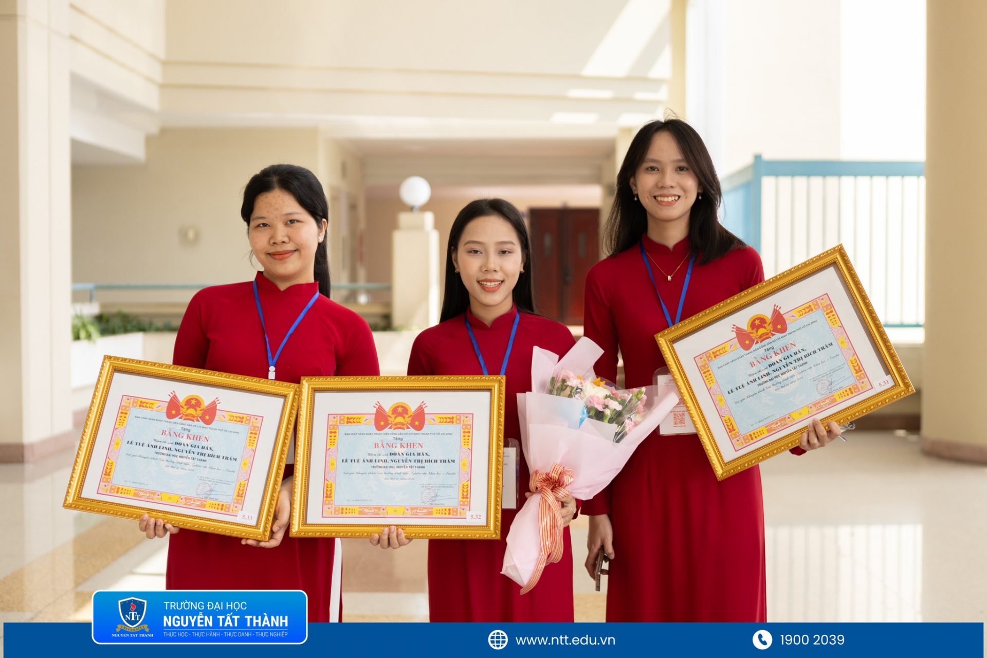 Sinh viên Khoa Du lịch – Trường Đại học Nguyễn Tất Thành tham gia nghiên cứu khoa học, đạt thành tích tại các cuộc thi học thuật và từng bước tiếp cận môi trường nghiên cứu ứng dụng gắn với ngành du lịch – dịch vụ trong bối cảnh chuyển đổi số.