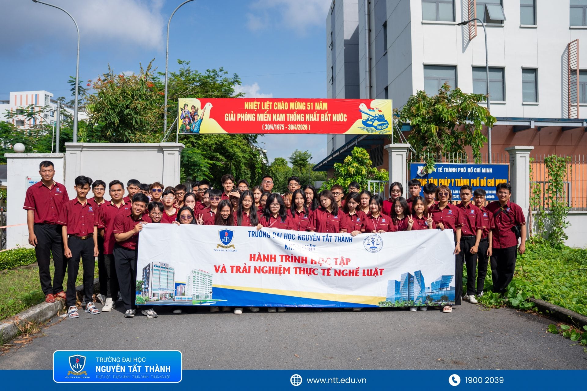 Sinh viên Khoa Luật – Trường Đại học Nguyễn Tất Thành tham gia chương trình thực tập chuyên đề tại Trung tâm Pháp y TP.HCM nhằm tiếp cận môi trường nghề nghiệp thực tế trong lĩnh vực pháp lý và tố tụng