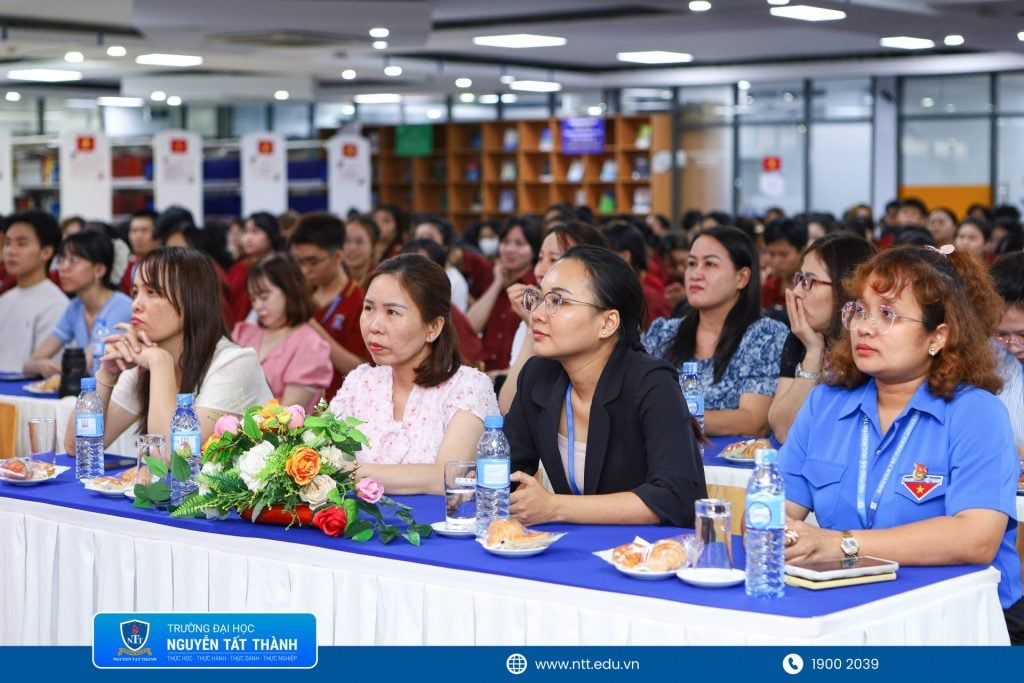 NTTU tổ chức tọa đàm “Từ sách đến ý tưởng – Hành trình khởi nghiệp của sinh viên”