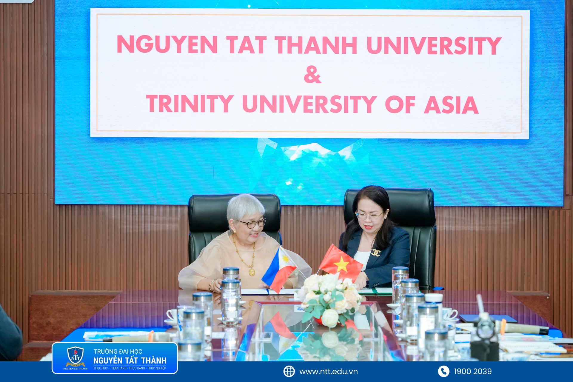 Hoạt động hợp tác quốc tế và trao đổi sinh viên, mở rộng cơ hội học tập và làm việc trong môi trường toàn cầu