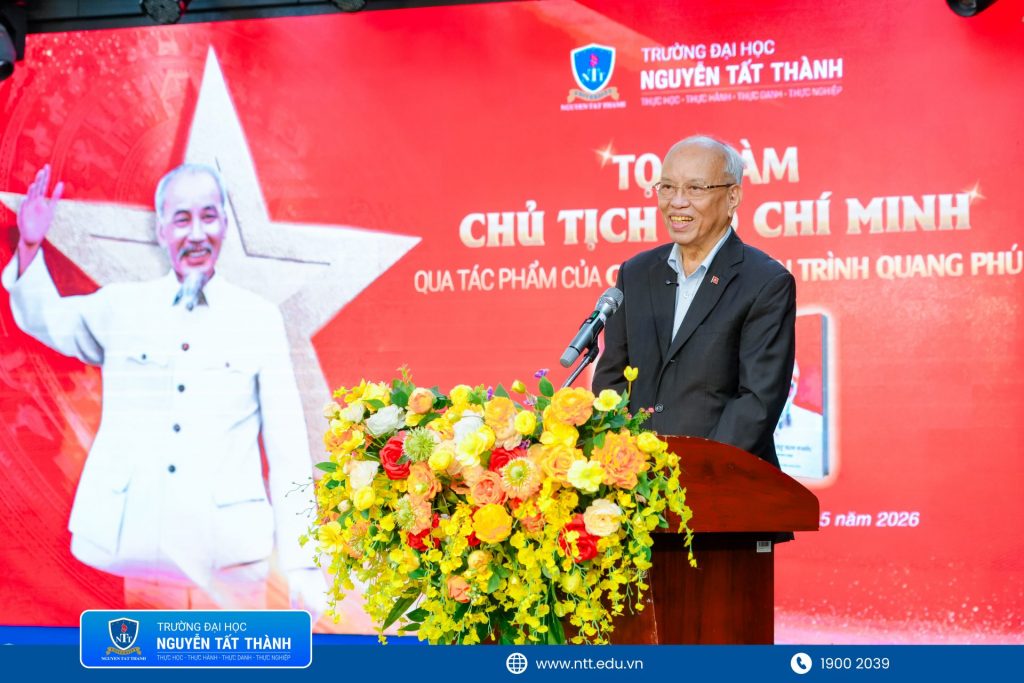 Nhà văn Trình Quang Phú