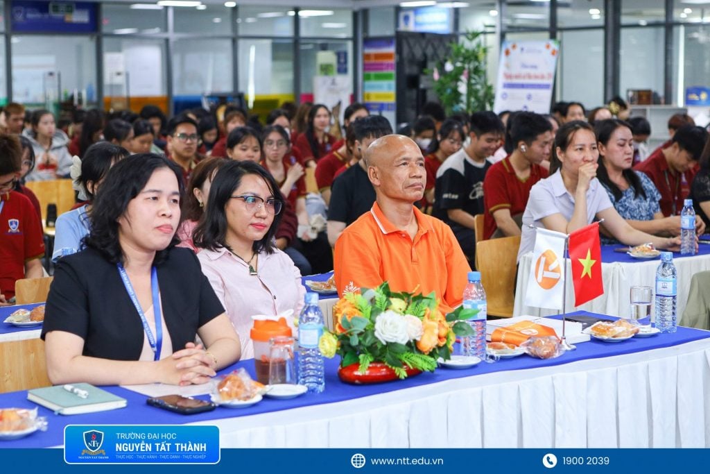 NTTU tổ chức tọa đàm “Từ sách đến ý tưởng – Hành trình khởi nghiệp của sinh viên”