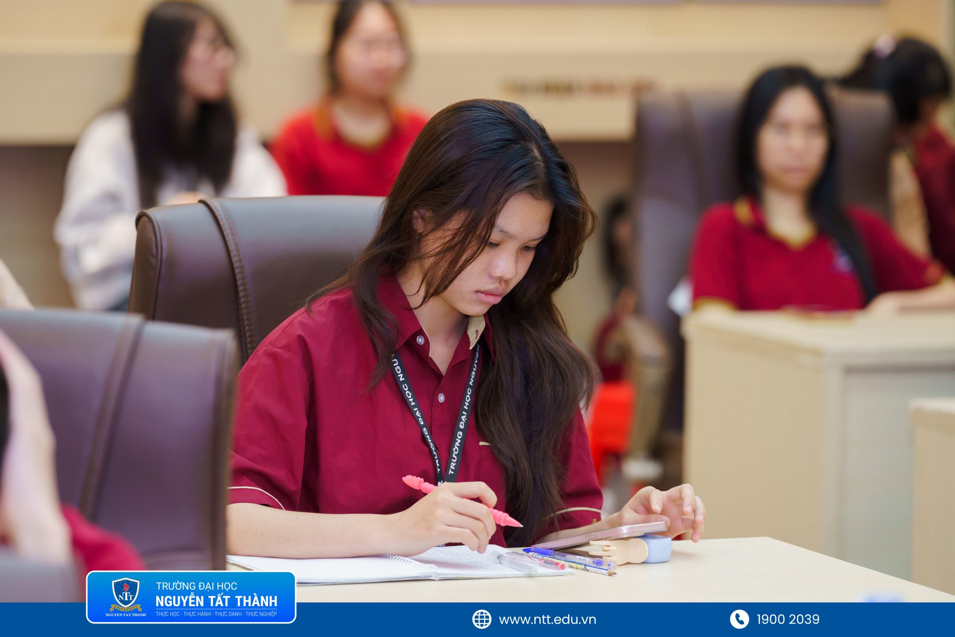 Các phiên tham luận tại ICDI-2026 tập trung thảo luận nhiều vấn đề nóng như AI, ESG, logistics bền vững, dữ liệu và chuyển đổi số trong giáo dục đại học