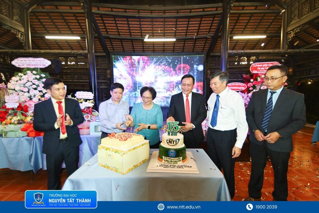 ky niem 15 nam thanh lap khoa CNTT