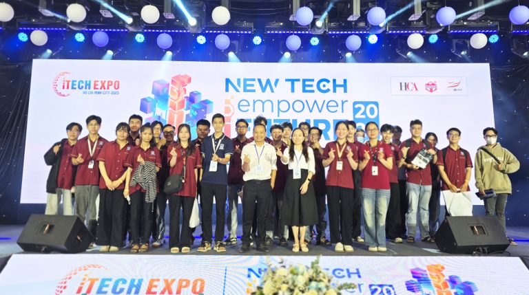 Sinh viên Khoa Công nghệ Thông tin – Trường Đại học Nguyễn Tất Thành tham dự iTech Expo 2025, trực tiếp trải nghiệm các xu hướng công nghệ mới, mở rộng kết nối doanh nghiệp và tiếp cận môi trường đổi mới sáng tạo trong kỷ nguyên số.