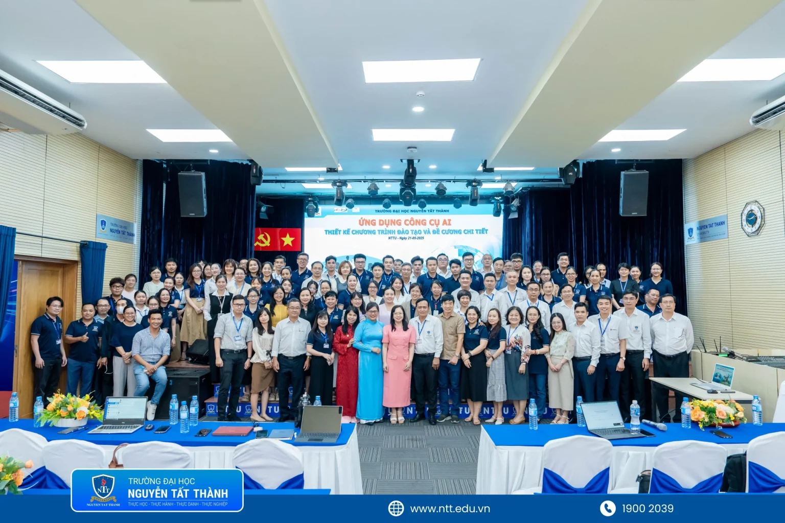 Giảng viên và người học Khoa Công nghệ Thông tin – Trường Đại học Nguyễn Tất Thành tham gia chương trình tập huấn với chủ đề “Công cụ AI cho Chương trình đào tạo và Đề cương chi tiết”, cập nhật xu hướng ứng dụng trí tuệ nhân tạo trong đổi mới phương pháp giảng dạy và phát triển học liệu số