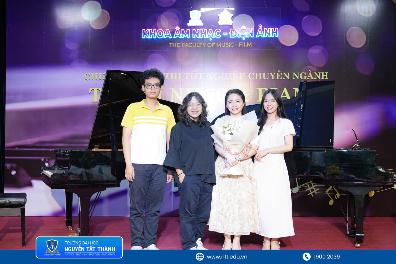 Người cô đầu tiên và quyết định học đại học ở tuổi 30