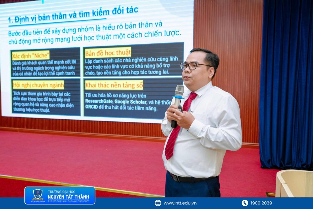 PGS.TS. Nguyễn Hữu Thọ chia sẻ về cách thức tạo dựng nhóm nghiên cứu mạnh.