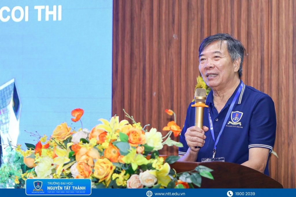 PGS.TS.NGƯT. Nguyễn Kim Hồng – Hiệu trưởng Trường ĐH Nguyễn Tất Thành, Trưởng đoàn công tác, động viên cán bộ, giảng viên, người lao động trước khi lên đường thực hiện nhiệm vụ kiểm tra công tác coi thi kỳ thi tốt nghiệp THPT năm 2026 tại Thành phố Đồng Nai