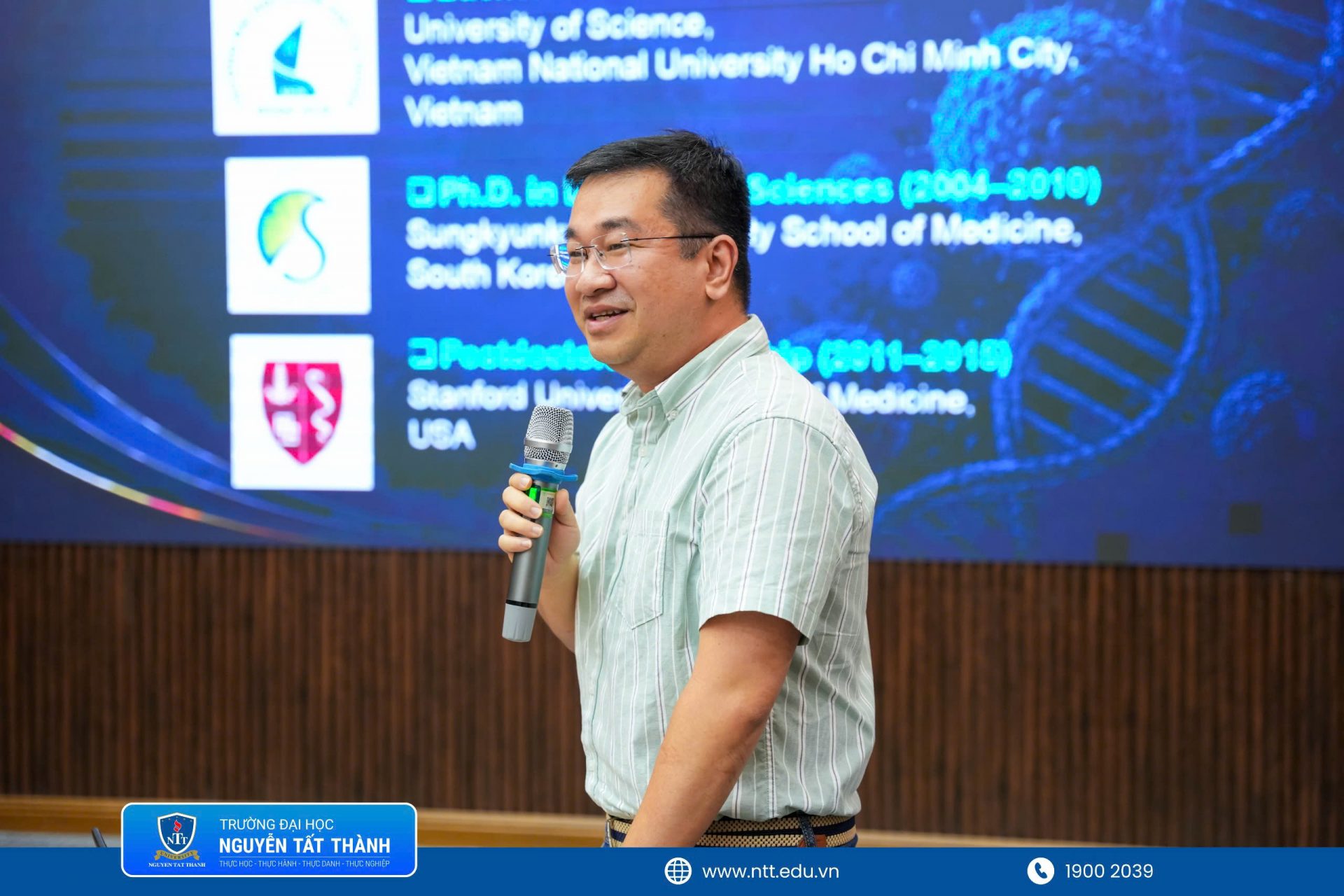 Assoc. Prof. Dr. Nguyen Le Xuan Truong presents new research directions to find solutions for drug resistance and recurrence in cancer treatment