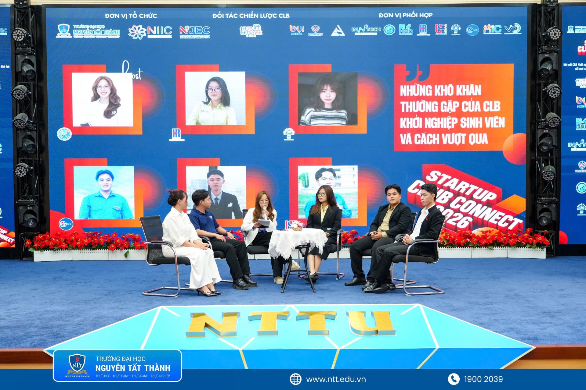 Các thủ lĩnh câu lạc bộ khởi nghiệp sôi nổi thảo luận về giải pháp thu hút thành viên và xây dựng đội ngũ kế thừa tại Panel 1