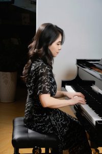 Danh hiệu thủ khoa ngành Piano là thành quả cho quá trình học tập kỷ luật, kiên trì luyện tập và không ngừng vượt qua giới hạn của Trần Thảo Uyên.