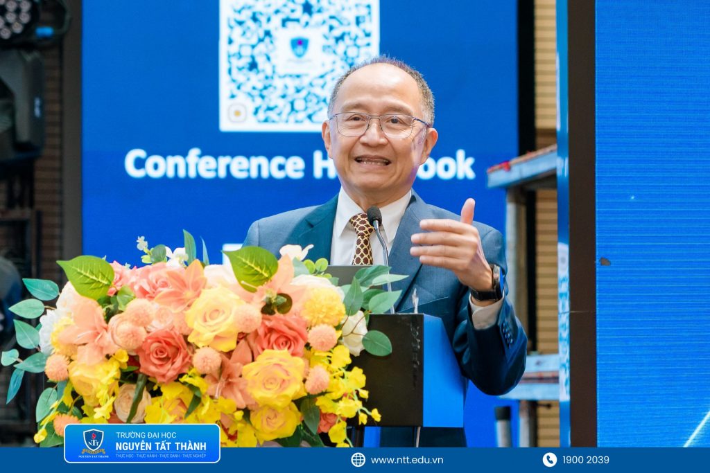 GS.TS.BS. Ngô Chí Hiền chia sẻ tại NTTU