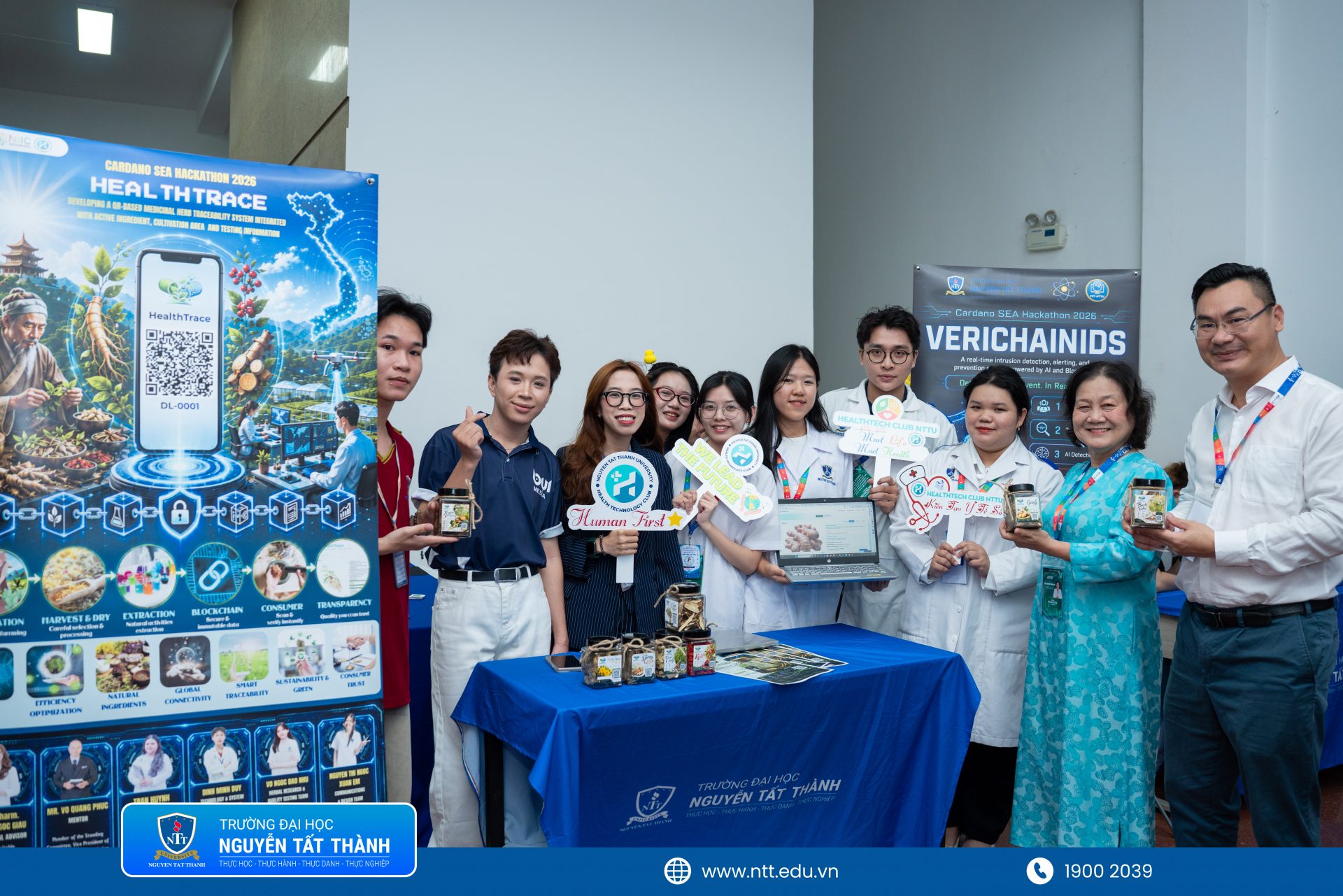 Không gian trưng bày Top 11 dự án xuất sắc tại Cardano SEA Hackathon 2026