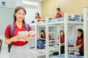 Không gian ký túc xá được thiết kế sạch sẽ, thoáng sáng, góp phần tạo môi trường sinh hoạt ổn định, an toàn và thuận tiện cho sinh viên nữ trong quá trình học tập tại NTTU (2).JPG