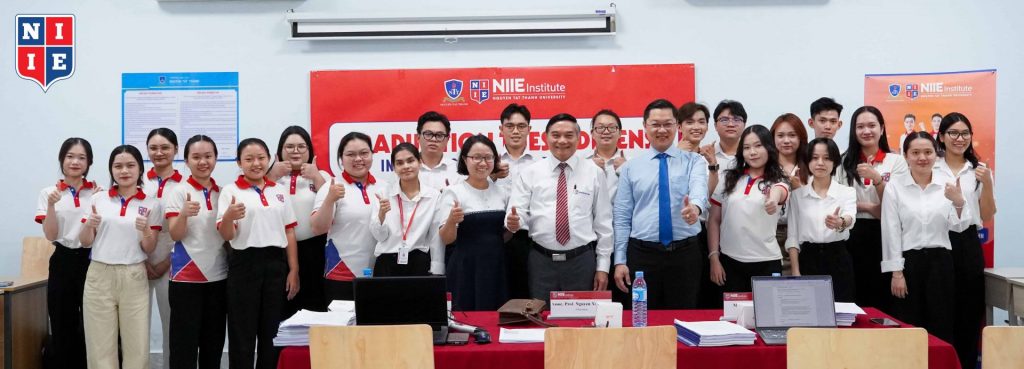 Sinh viên Quản trị kinh doanh NIIE mang nhiều đề tài thú vị vào Khóa luận tốt nghiệp