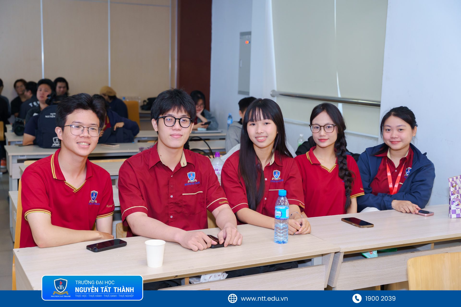 Vòng Pitching chương trình Kính Vạn Hoa – Creative Lab mùa 3 diễn ra tại Trường Đại học Nguyễn Tất Thành, thu hút 20 dự án phim và nhạc phim cùng hơn 200 sinh viên tham dự