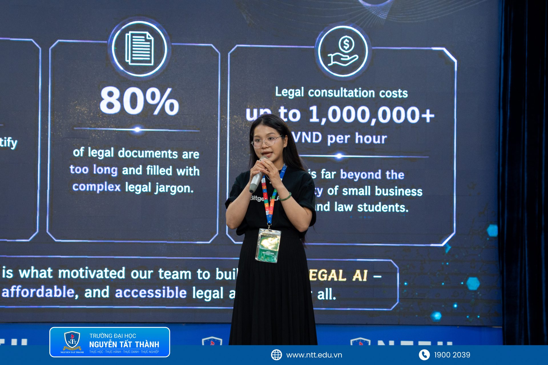 Các đội thi trình bày dự án ứng dụng Blockchain và AI tại vòng Chung kết Cardano SEA Hackathon 2026 (1)