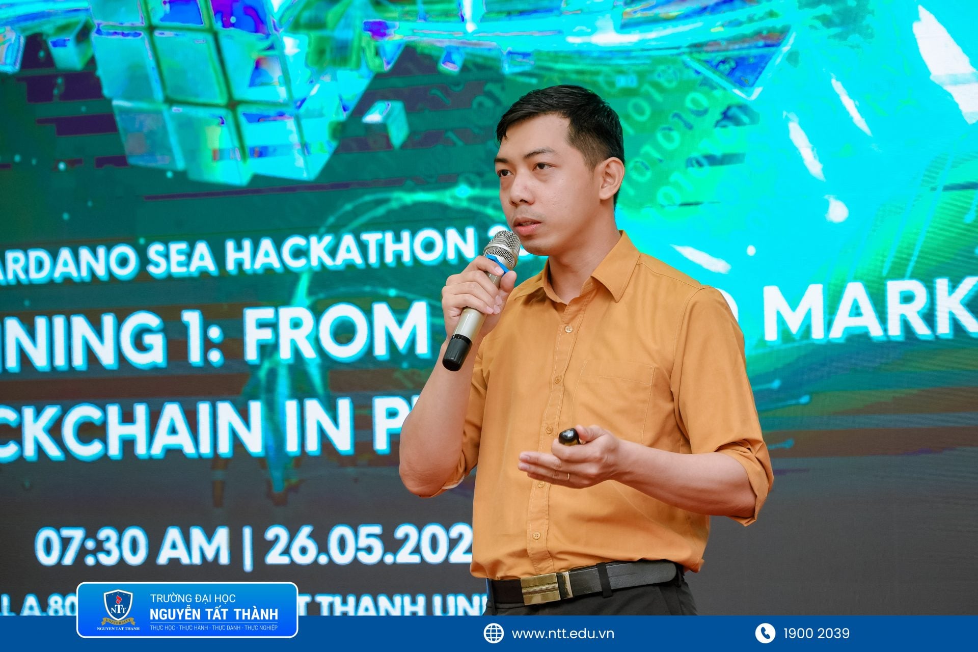 Trainer Ilum (Sang) Nguyen chia sẻ chuyên đề “From Tech to Market: Blockchain in Practice”, định hướng tư duy ứng dụng Blockchain vào thực tiễn kinh doanh