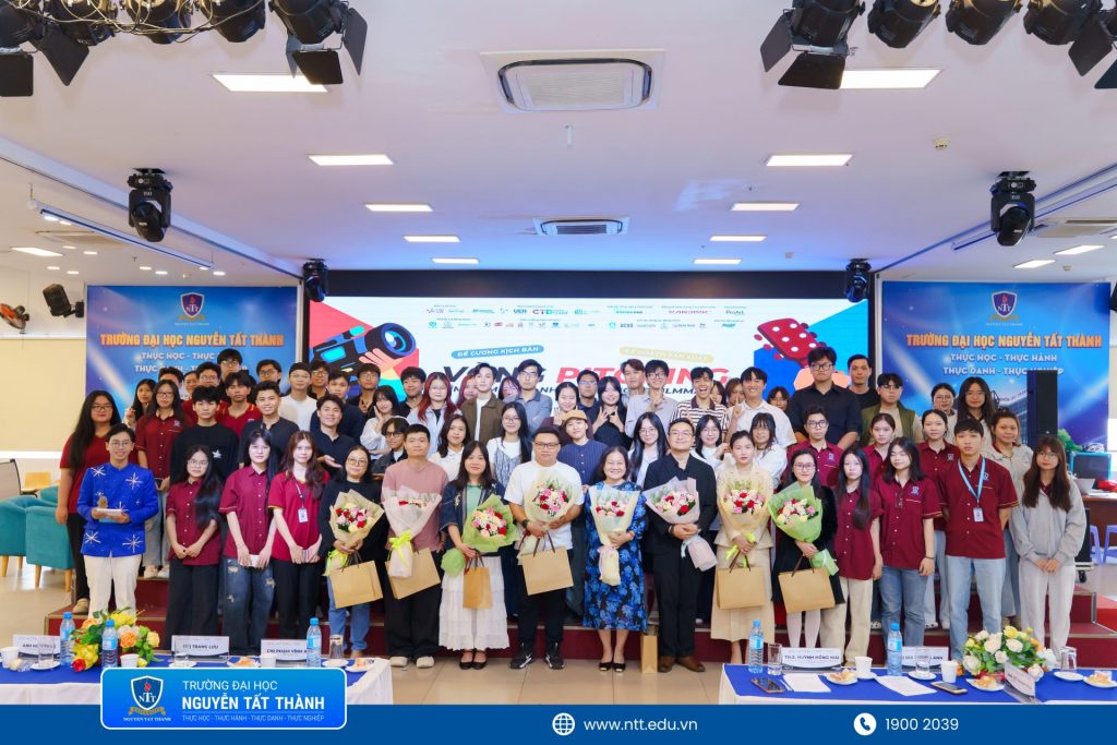 Vòng Pitching chương trình Kính Vạn Hoa – Creative Lab mùa 3 diễn ra tại Trường Đại học Nguyễn Tất Thành, thu hút 20 dự án phim và nhạc phim cùng hơn 200 sinh viên tham dự
