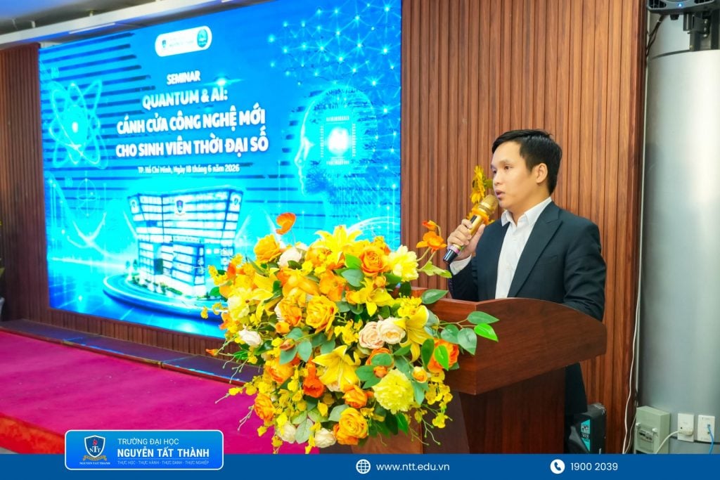 Cao Văn Kiên phát biểu - NTTU tổ chức Seminar Quantum & AI: Cánh cửa công nghệ mới cho sinh viên thời đại số