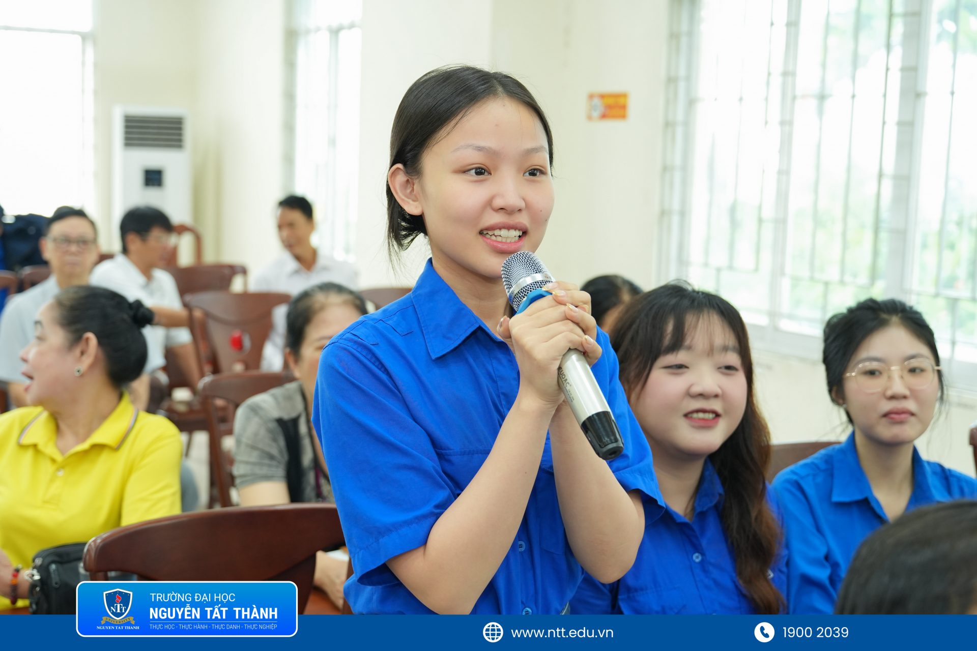 Giảng viên Khoa Luật – Trường Đại học Nguyễn Tất Thành giải đáp các thắc mắc của người dân liên quan đến quyền trẻ em, trách nhiệm bảo vệ trẻ em và quy định pháp luật về phòng, chống bạo lực trẻ em
