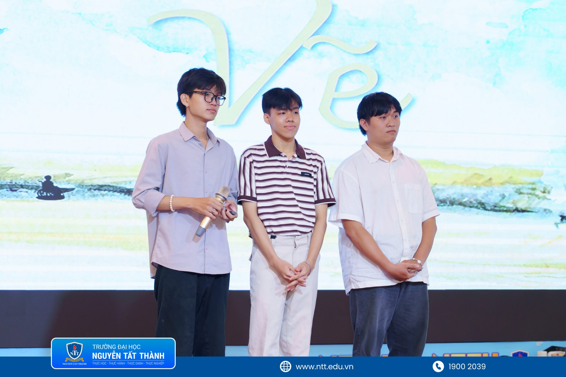 Hội đồng chuyên môn phản biện, góp ý cho các dự án phim và nhạc phim trẻ sau phần pitching của sinh viên tại vòng Pitching Kính Vạn Hoa – Creative Lab mùa 3.