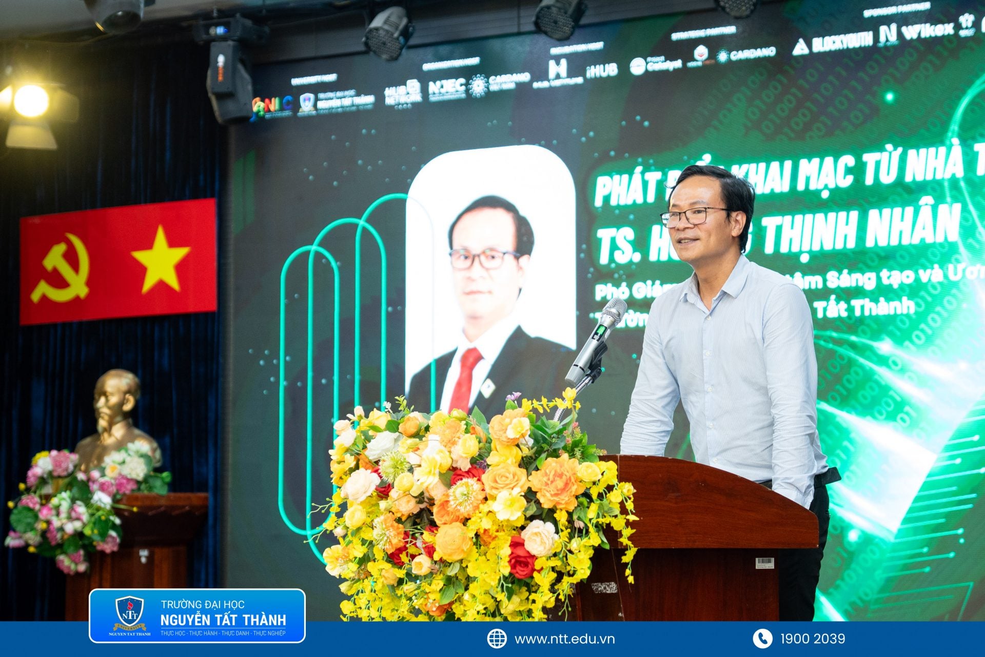TS. Hoàng Thịnh Nhân phát biểu khai mạc Vòng Chung kết