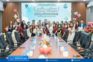 Chương trình “Chắp cánh những ước mơ xanh” quy tụ giảng viên, chuyên gia, doanh nghiệp và sinh viên K22 ngành Giáo dục Mầm non NTTU, cùng nhìn lại hành trình học tập và sẵn sàng bước vào nghề